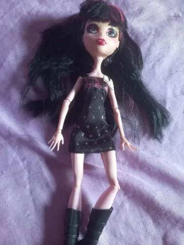 Vendo boneca monster high draculaura usada look 1600 anos presente da frankie