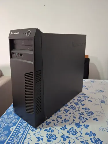 CPU Lenovo i3 GT 640 2 GB 8 de Ram 1 TB