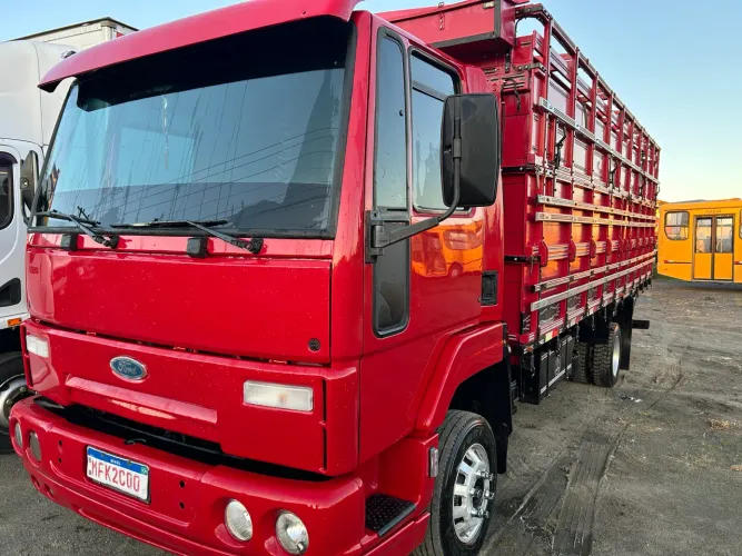 Ford Cargo 815/2001 C/Boiadeira 6.20 Mts em bom estado !!!