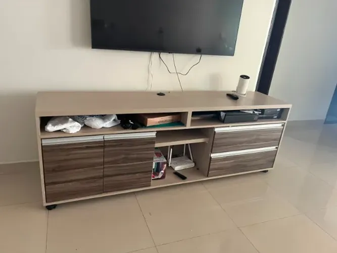 Rack para TV 2 Metros em MDF - Excelente Estado