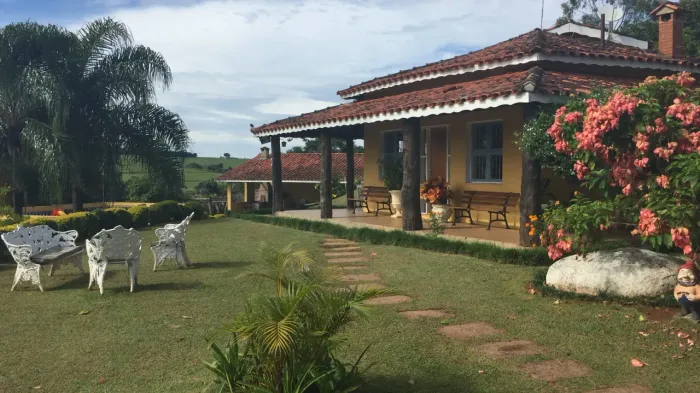 Chácara/sitio a venda possui 257 m2 com 3 quartos, piscina, pomar, próximo da cidade.