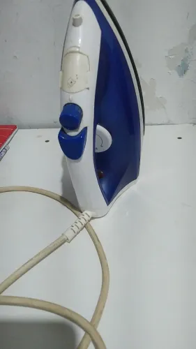 Ferro de Passar a Vapor 