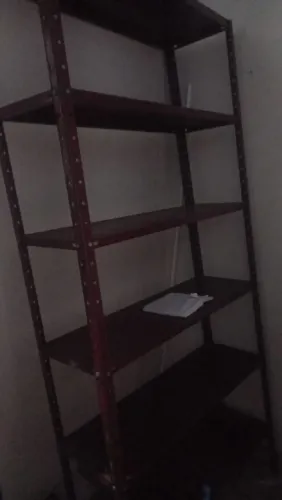 Estante de aço