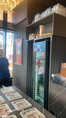 Painel Estante Comercial Planejada MDF - Nicho para Refrigerador