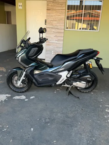 VENDE-SE HONDA ADV 150