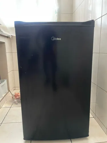 Frigobar Midea - 12 Litros - Funcionando