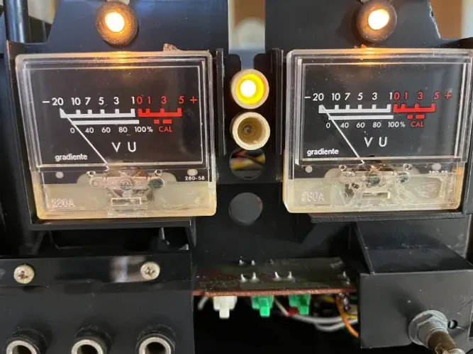 Tape Deck Gradiente S-125 - Par de VUs Analógicos