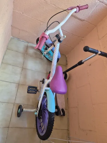 Vende-se uma bicicleta caloi