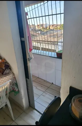 Casa Duplex de 112m² com 5 Quartos, Varanda, Garagem e Área de Serviço