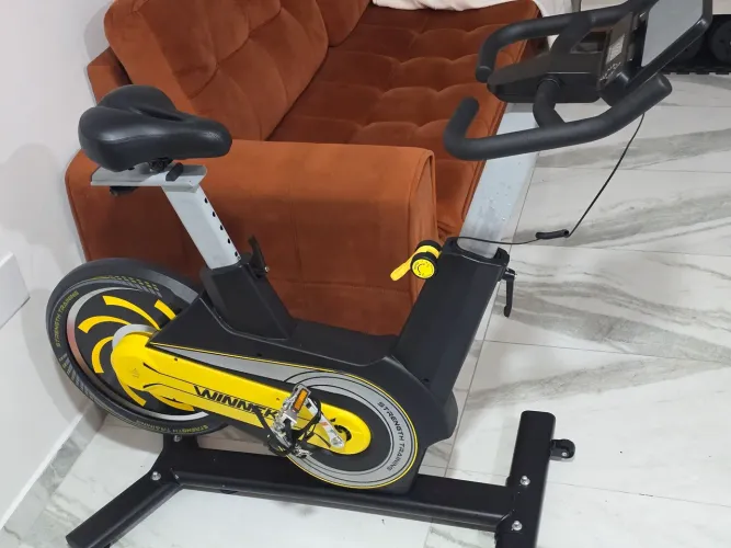 Bicicleta Spinning MAGNÉTICA Winnek Spark Bluetooth 