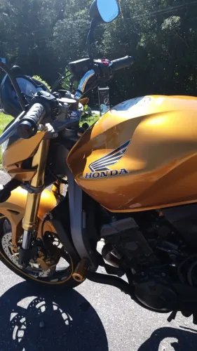 Hornet ( para pessoas exigentes) baixo Km