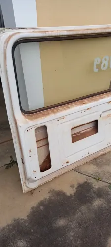 Porta traseira - Toyota Bandeirante