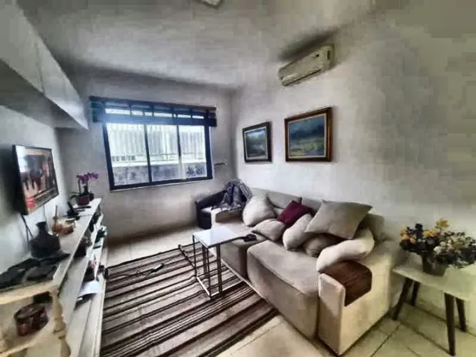 Apartamento : / Residencial / Humaitá