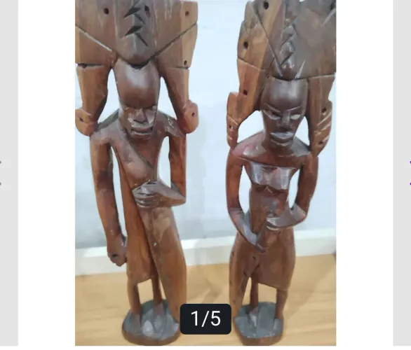 Par de esculturas Africanas em madeira