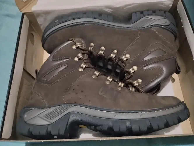 Bota Cat Caterpillar Linda. Nova Lacrada aberta apenas para conferência. 41