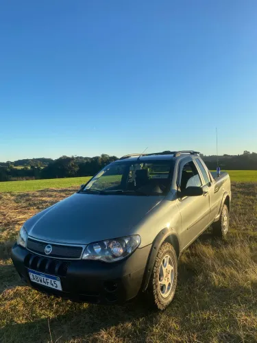 Fiat Strada Trekking 1.8 MPI Flex 8V CE 2005