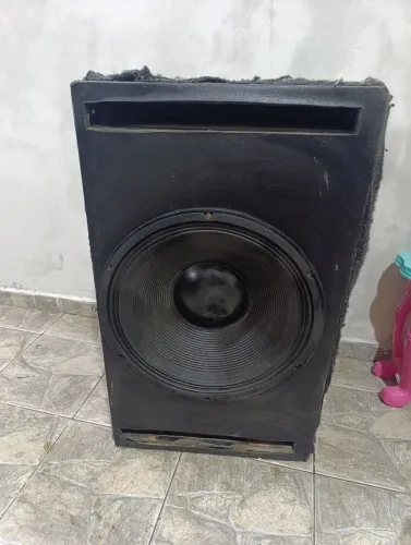 Caixa de som 18 polegadas