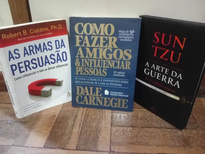 03 Livros por 99,00