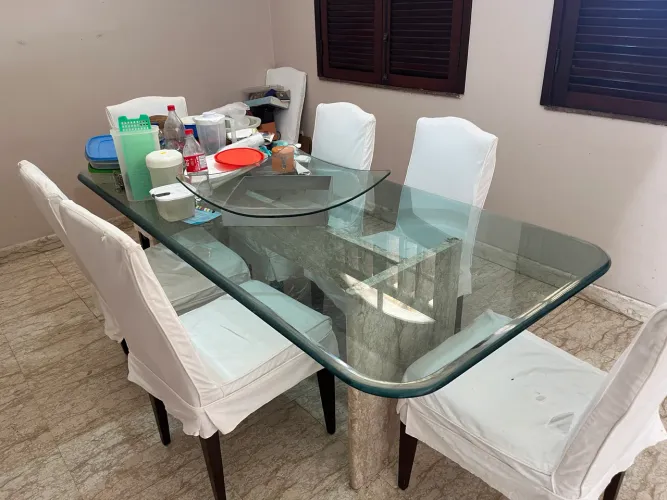 Oportunidade! Mesa jantar com 6 cadeiras! Excelente!