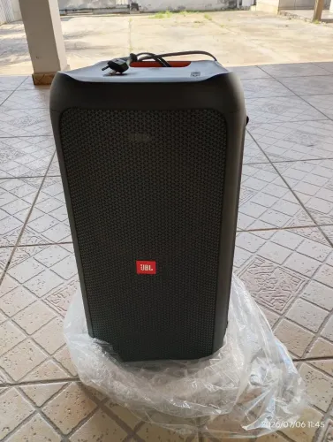 JBL partybox 100