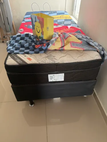 Vendo cama solteiro Ortobom box com molas e cama auxiliar