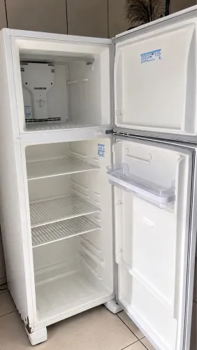Geladeira Electrolux Frost Free DF40