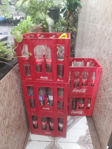 VENDO ENGRADADOS/CAIXAS DE COCA-COLA - R$ 25 CADA