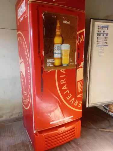Cervejeira 570 litros, funcionando perfeitamente, valor referente a unidade