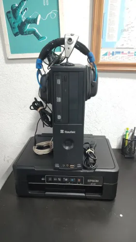 CPU+ fone de ouvido+ impressora+ webcam 