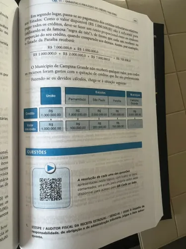 Livro de direito tributário