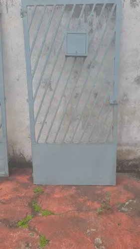 Portão garagem e social manual. Pintado e reformado