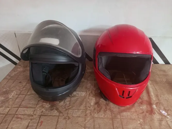 VENDO 2 CAPACETES POR 100