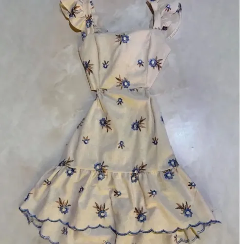 Vestido de linho Zara bordado
