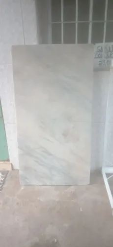 Mesa de mármore 