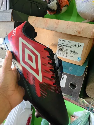 Chuteira campo n. 44 umbro
