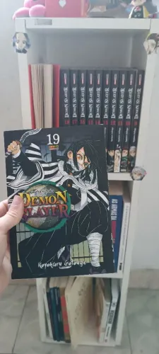 Mangá Demon Slayer Vol. 19 - Castelo Infinito | Estado de Novo<br>Preço
