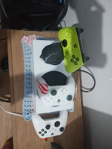 XBOX SERIES S | VAI COM 3 CONTROLES E ABALOGICO EXTRA PARA TROCA