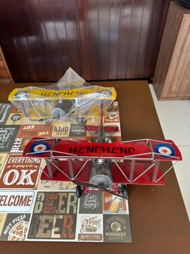 Enfeite Retrô Avião Antigo Vermelho De Hélice - 45cm