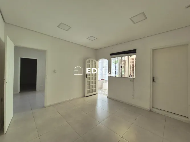 CASA para EM BREVE com 80m² no bairro Vila Assunção com 1 quartos e 0 vagas. Santo André,