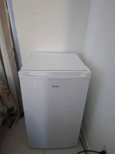 Frigobar MIDEA 124 litros 127V