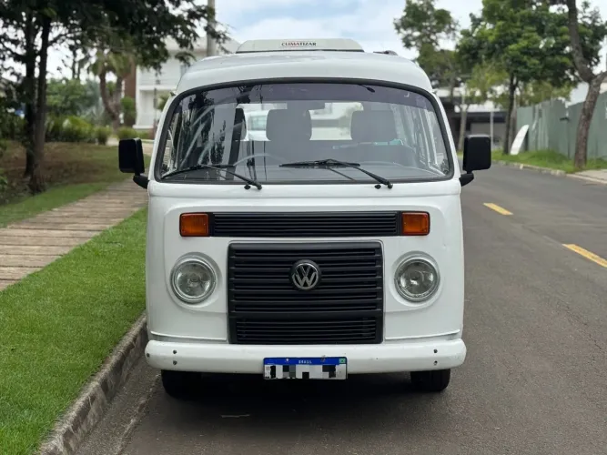Volkswagen Kombi Furgão 2011