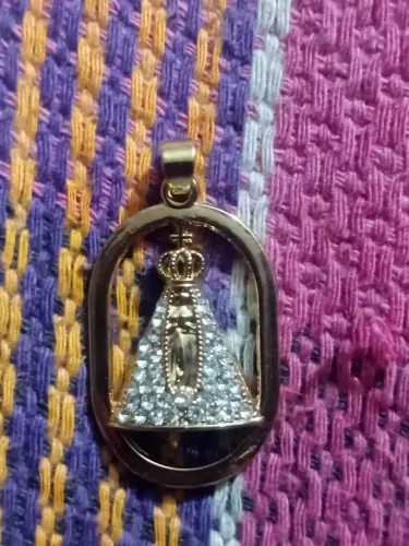 Pingente masculino dourado de Nossa Senhora Aparecida*novo*!