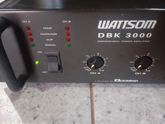 Vendo amplificador DBK3000