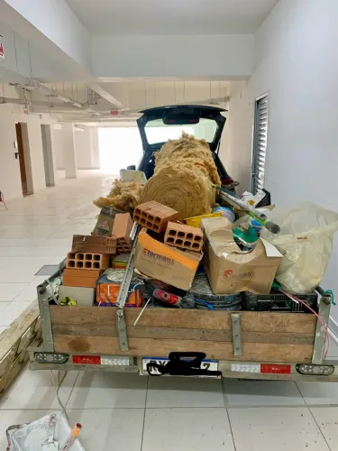 Peguenos fretes recolha de entulho limpeza em romer box