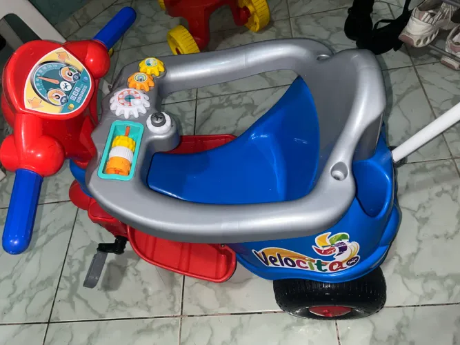 Triciclo Infantil Velocita Com Empurrador 