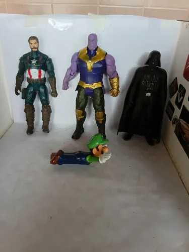 Lote 4 bonecos capitao america tanus dart waider Luigi