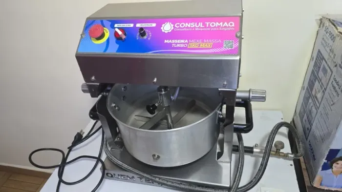 ? Masseira Mexe Massa Turbo Consultomaq 5kg - R$ 2.500