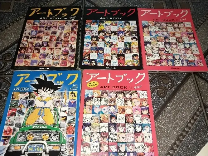 5 revistas/álbuns da coleção "Art Book"