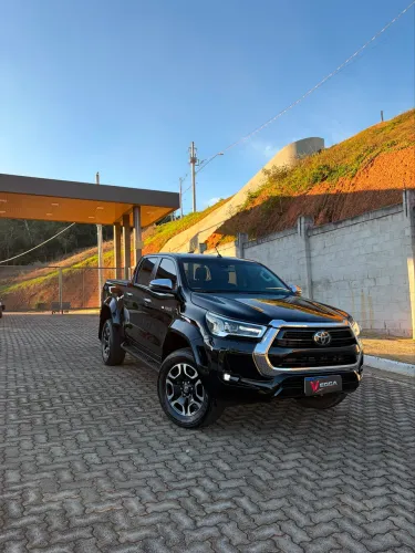 Toyota Hilux CD SRX Plus 4X4 2.8 TDI Die. Aut. 2024