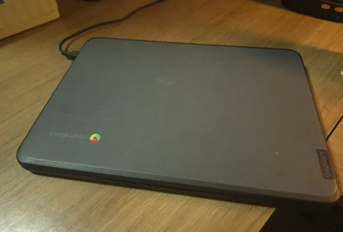 Chromebook 100e gen3 AMD 3015ce 4GB RAM DDR4 32GB Armazenamento (usado)
